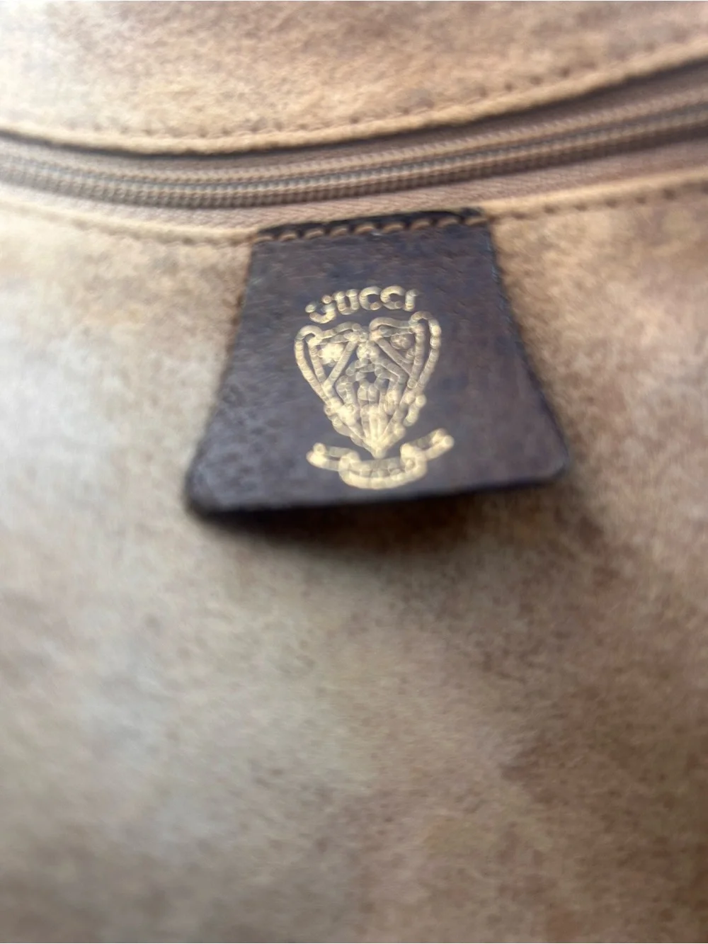 Gucci Brown Suede Interior Bag with Gold Logo Tab - Picture 2 of 10